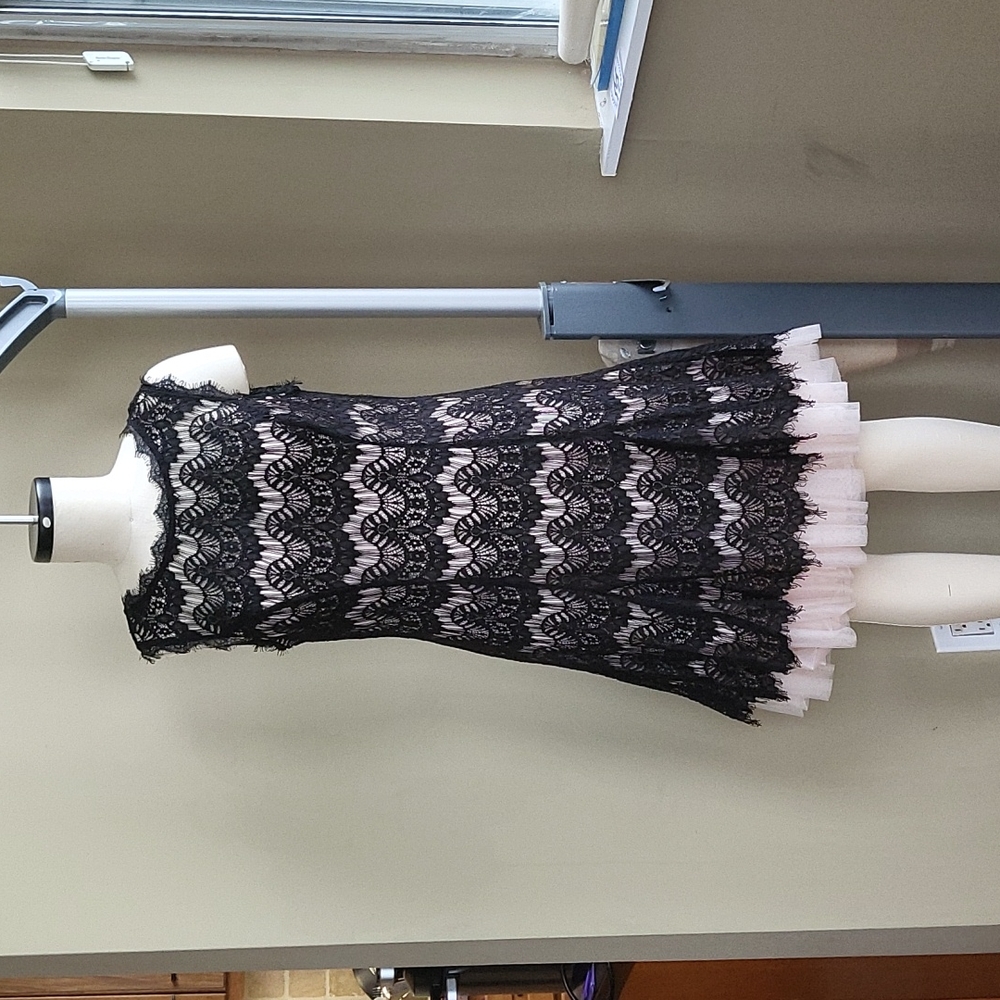Dress barn black /beige lace dresses size 6 NWOT